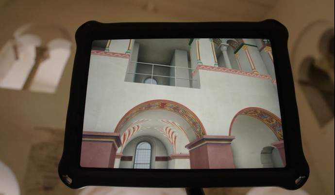 Tablet im Johanneschor Tablet im Johanneschor