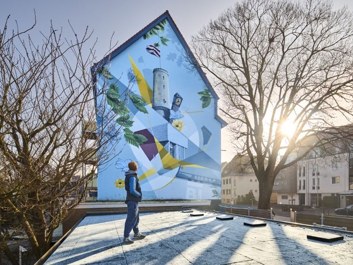 Hauswand mit Wandgemälde