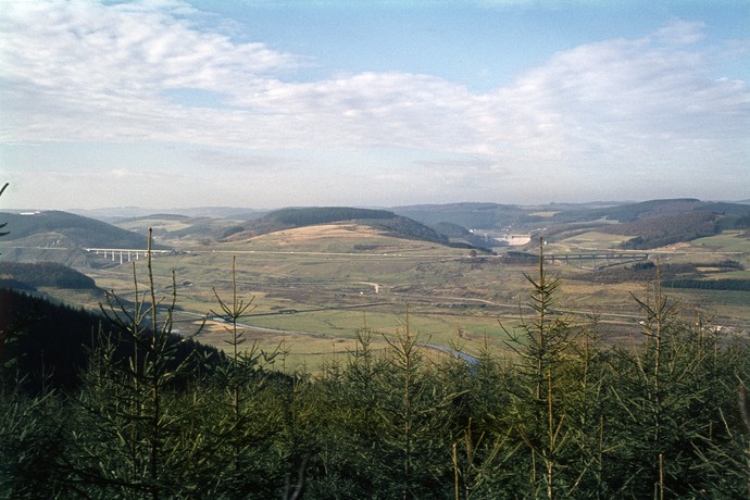 Ausblick über das Biggetal vor der Flutung. Ausblick über das Biggetal vor der Flutung.