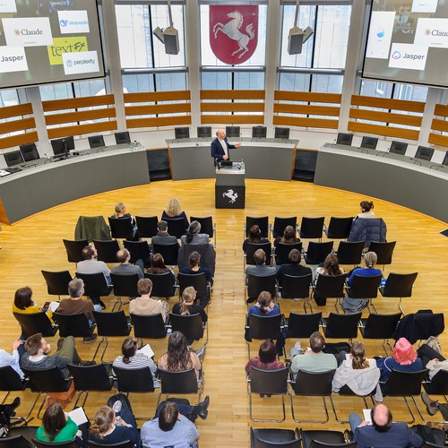 Versammlung in einem Saal