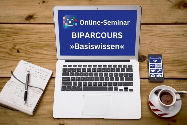 Laptop auf einem Tisch der Anwendung Biparcour von Bildungspartner NRW