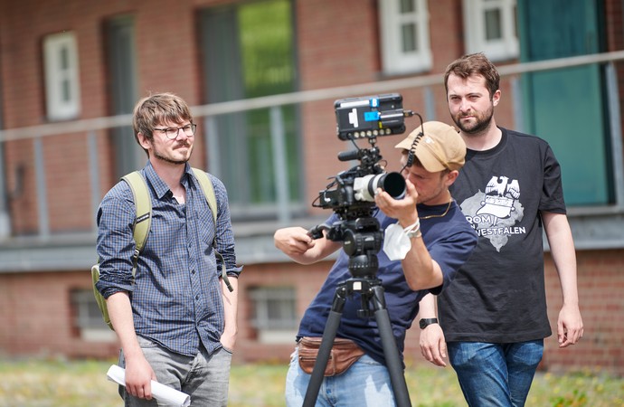 Produktionsleiter Felix Dürich, Kameramann Henrik Paro und Moderator Fabian Nolte