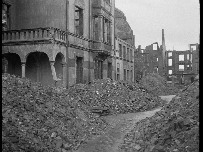 Trümmer Wickingstraße, Recklinghausen, ca. 1946 (vergrößerte Bildansicht wird geöffnet)
