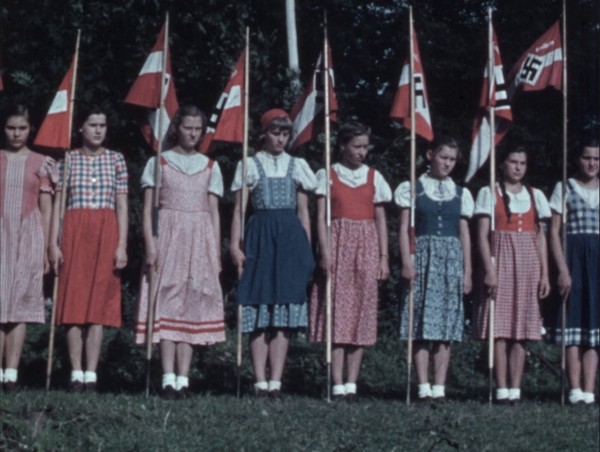 Eine Reihe Mädchen beim Landjugendtreffen in Tecklenburg 1939