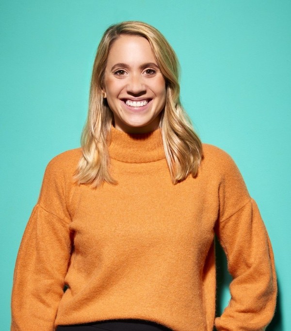 Portraitbild von Nadine Eikenbusch