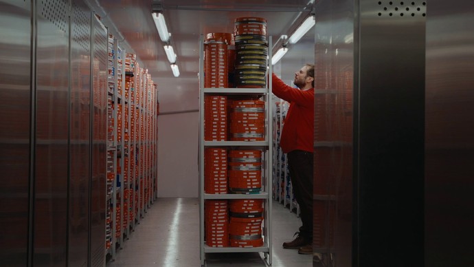 Zeitreisende 01: In den Kühlkammern des LWL-Filmarchivs.