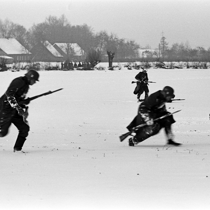 Die in Raesfeld einquartierte SS-Truppe übt den Winterkrieg Böckenhoff © LWL-Medienzentrum für Westfalen (vergrößerte Bildansicht wird geöffnet)