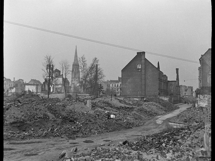 Ruine Marien-Hospital de Noel, Pantaleonswall, Köln, ca. 1946 (vergrößerte Bildansicht wird geöffnet)