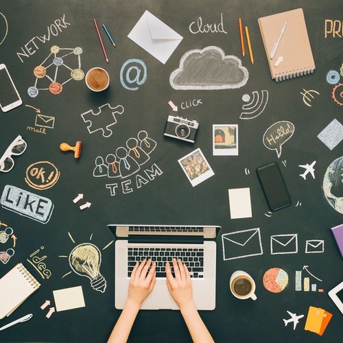 Ansicht eines Laptops mit mehreren Symbolen