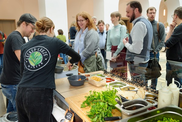 Für das leibliche Wohl der Teilnehmenden sorgte Céline Wappler mit ihrem Foodbike „Lecker Leeze“.