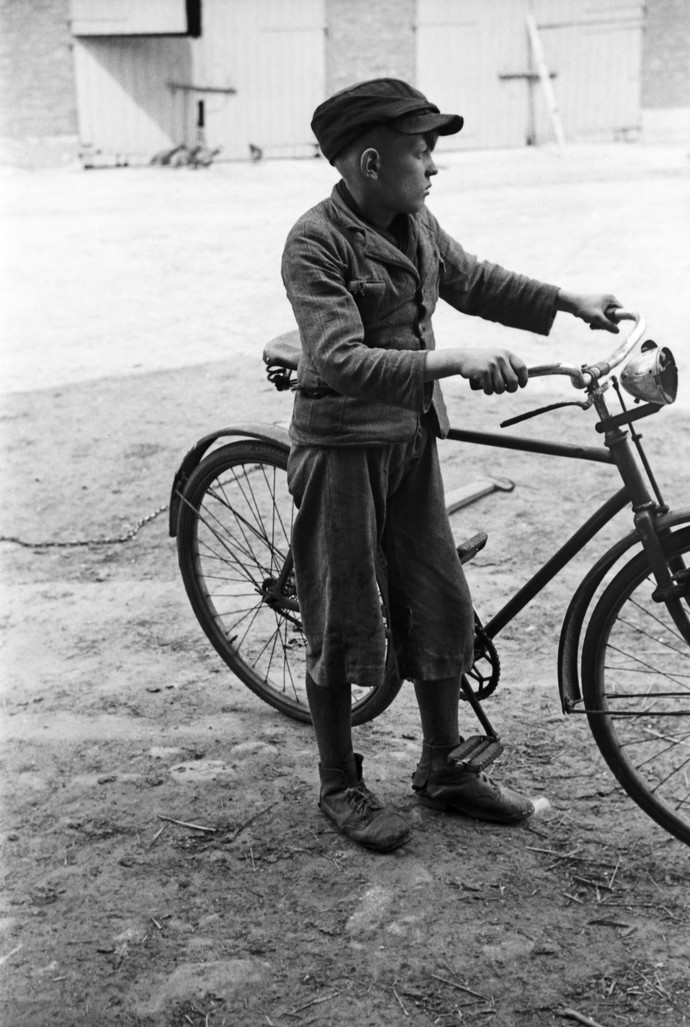 Der polnische Junge Jan Chadsynski als Zwangsarbeiter auf dem Hof Scholtholt, Böckenhoff © LWL-Medienzentrum für Westfalen