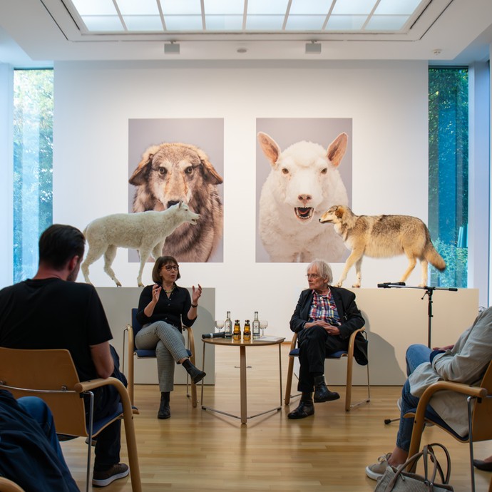 Künstlergespräch mit Timm Ulrichs im Kunstmuseum Ahlen (vergrößerte Bildansicht wird geöffnet)